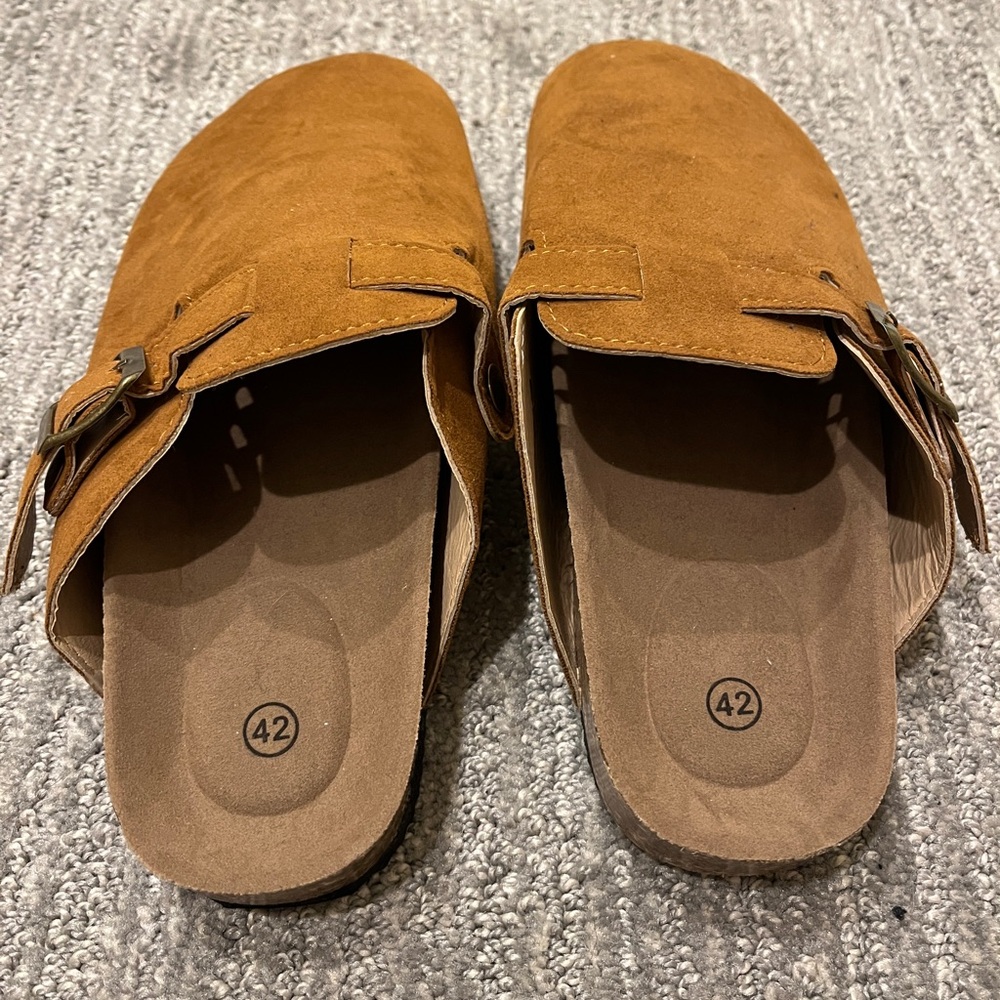 New Boston style Clog - Picture 2 of 5